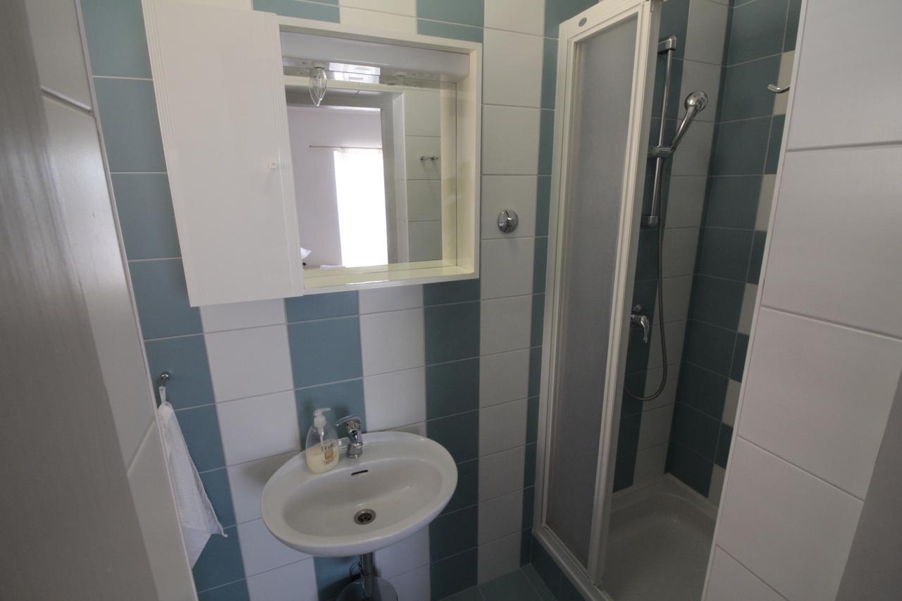 נובליה Studios & Rooms Fiesta מראה חיצוני תמונה